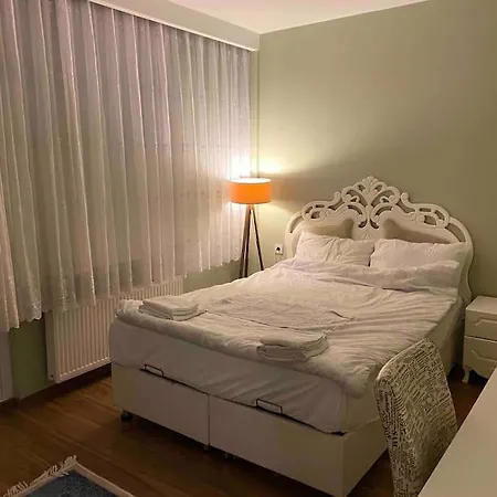 Apartment In The Center, Comfortable, Friendly And Fresh Flat *