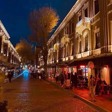 In The Center, Comfortable, Friendly And Fresh Flat Apartment Istanbul
